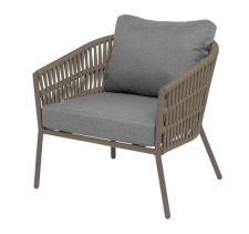 Кресло плетеное для уличных кафе и ресторанов